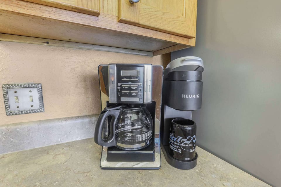 Both a KEURIG and a regular drip coffee maker are offered in Phoenix II unit 2101.