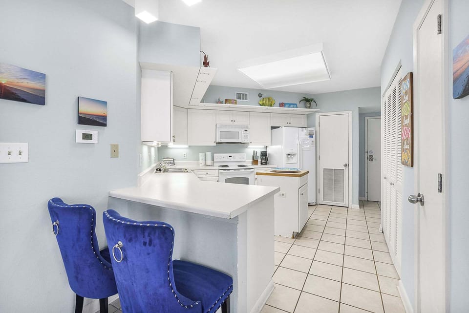Kitchen and Bar
