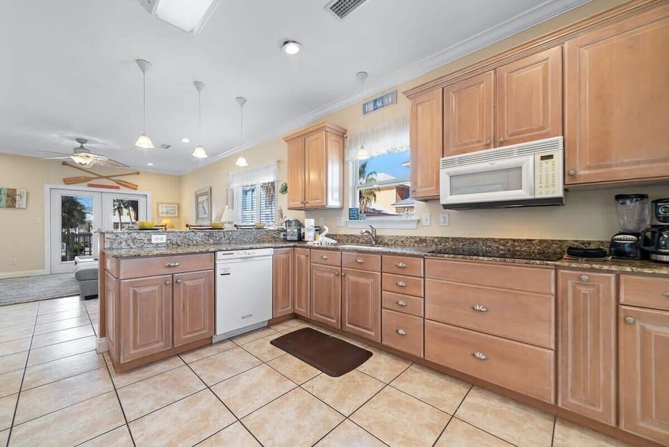 Well-equipped kitchen