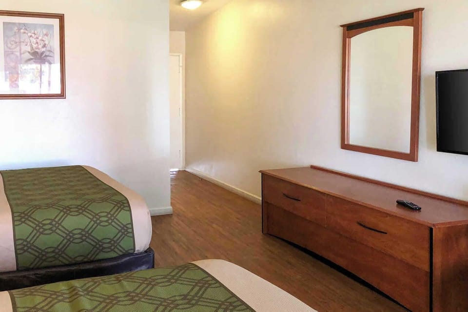 Double Queen Room | Free WiFi