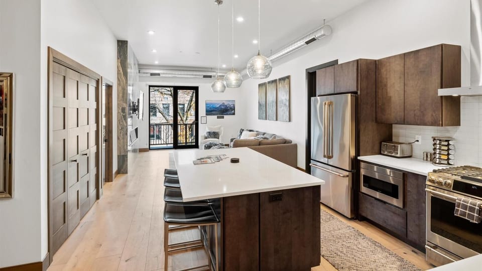 The Riverpark Flat in Downtown Whitefish (7150)