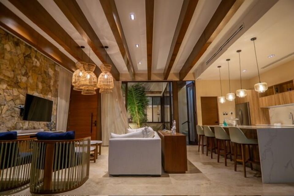 Living and kitchen area