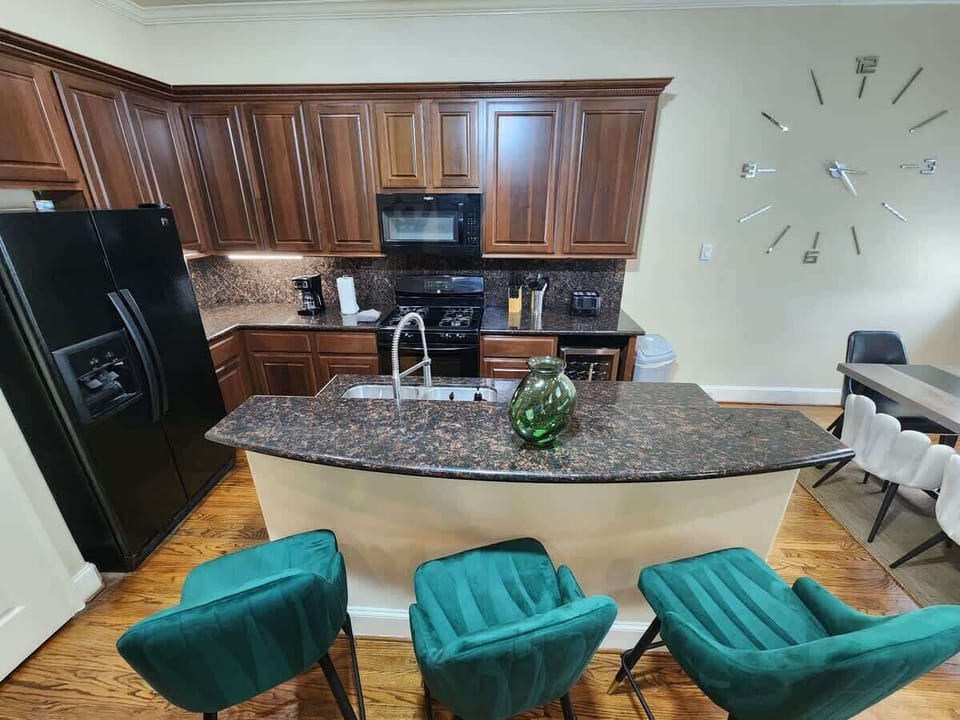 Prepare to embark on a culinary journey in our fully stocked kitchen. Equipped with everything you need, from essential appliances to cookware and utensils, you'll find all the tools for culinary excellence. Unleash your inner chef.