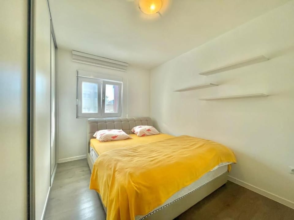 Family Apartment | 1 bedroom, desk, soundproofing, free WiFi