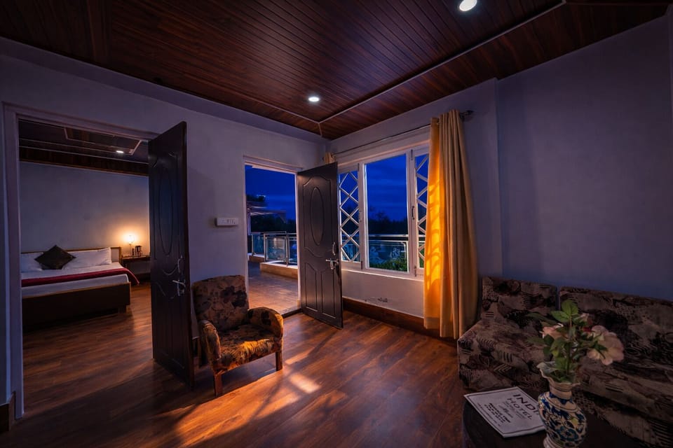 2nd and 3rd Floor Family Cottage | Premium bedding, desk, free WiFi, bed sheets