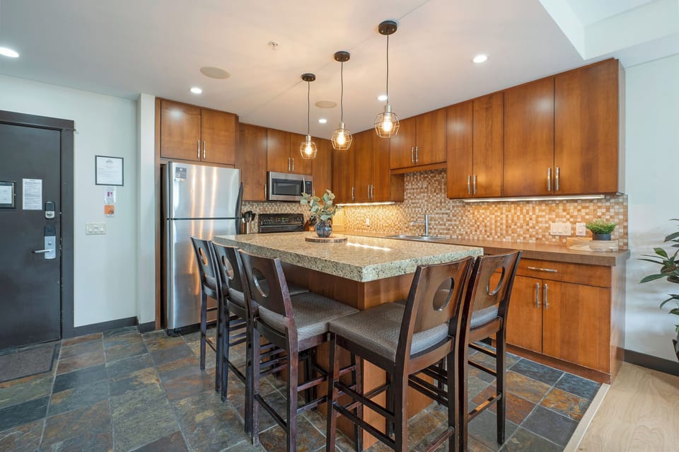 Island Dining Space