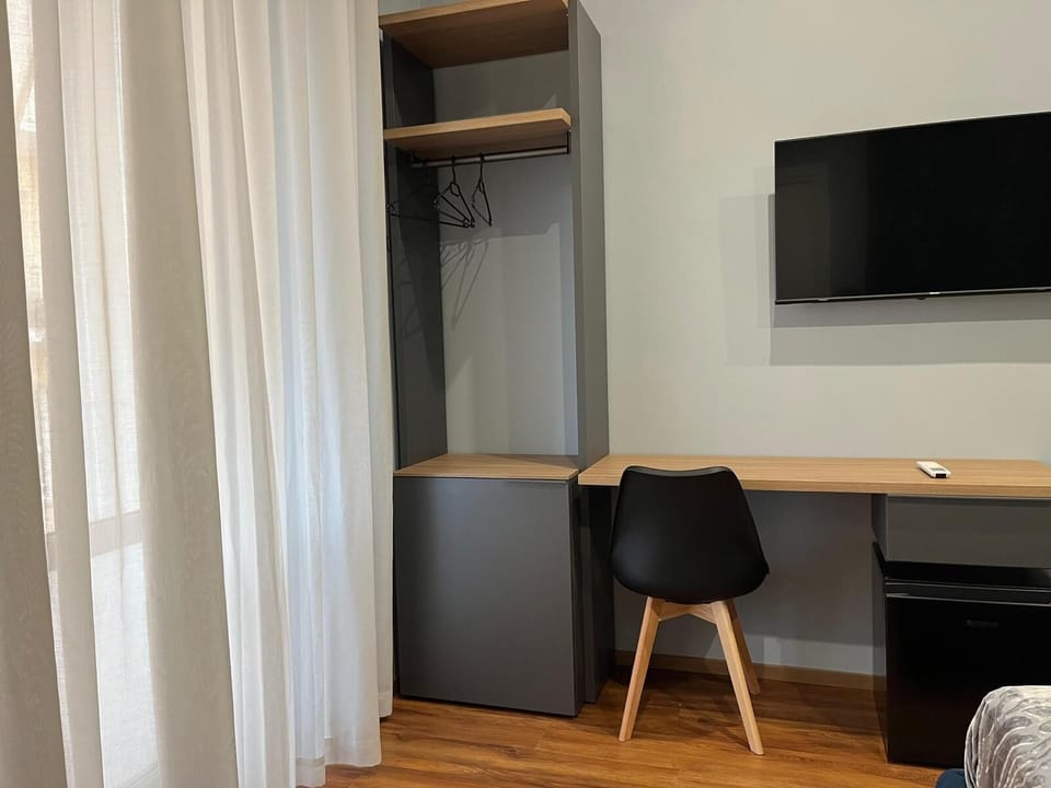 Standard Room | Individually furnished, desk, laptop workspace, free WiFi
