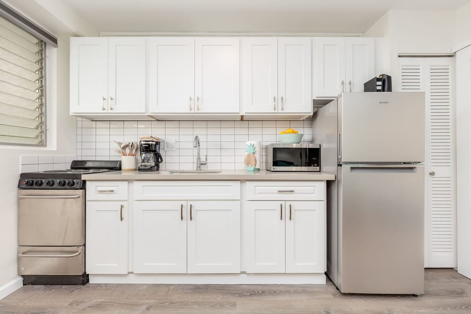 New Kitchen Cabinets & Counter Tops