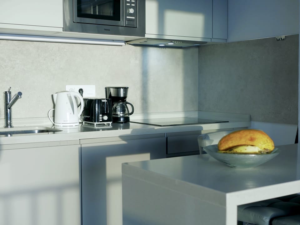 Apartment, Ensuite, Pool View (Apartment-0) | Private kitchen | Fridge, microwave, espresso maker, coffee/tea maker