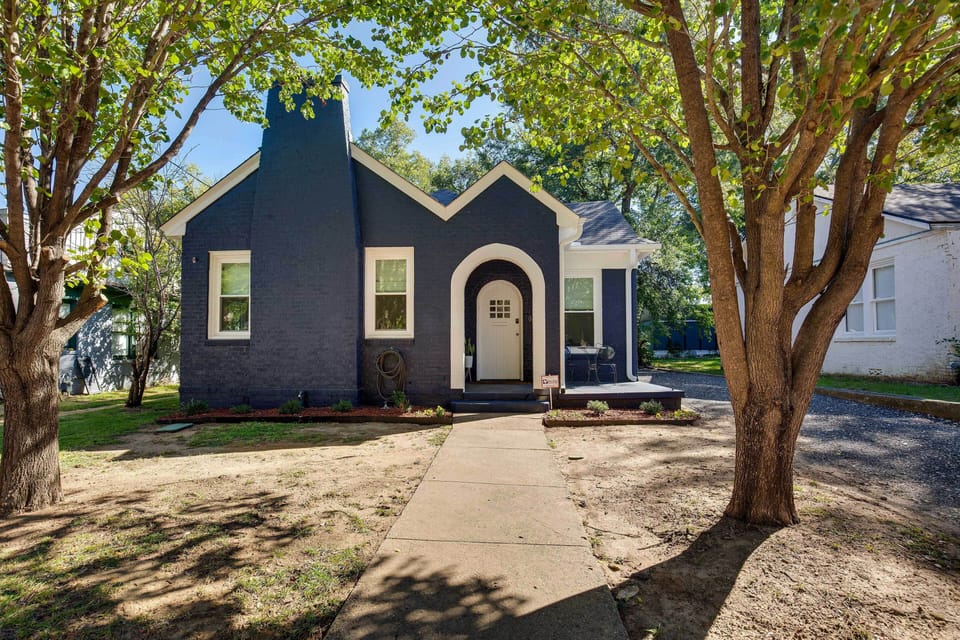 House (2 Bedrooms) | Front of property