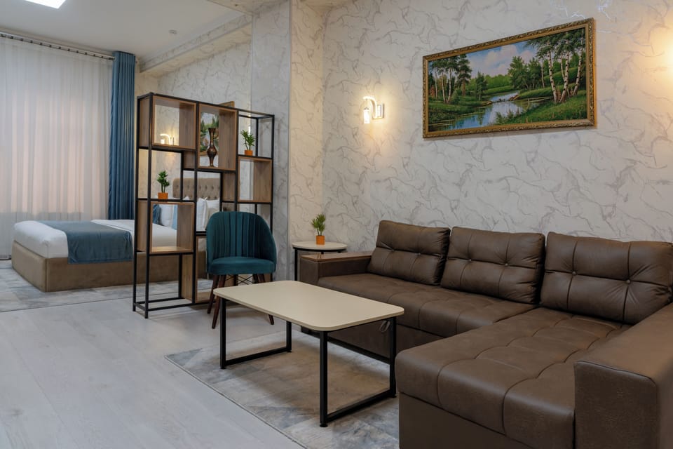 Deluxe Double Room | Premium bedding, in-room safe, desk, laptop workspace