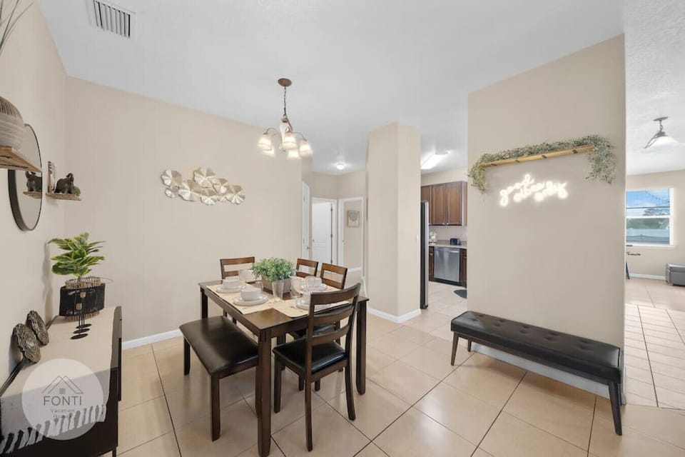 Dining room#Disney #Parks #kingdom #springs #poolhouse #Vacation #Rental #waterpark #davenport #Kissimmee #Orlando #universal #citywalk #legoland #shortstay #longstay