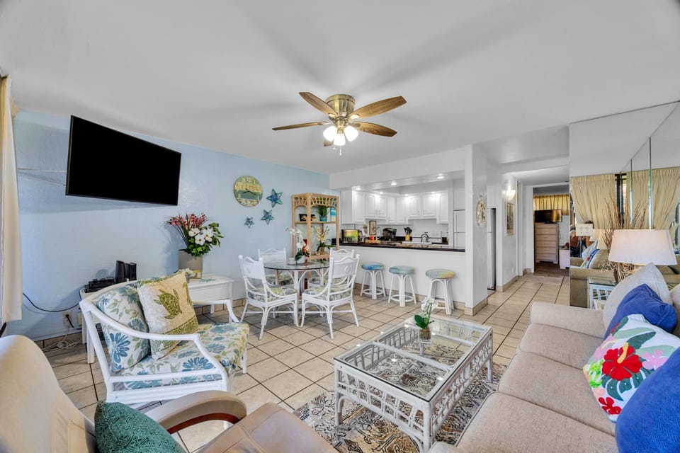 An open layout made for connections, whether you're preparing a meal, sharing stories over dinner or relaxing on the sofa, everyone stays part of the moment.