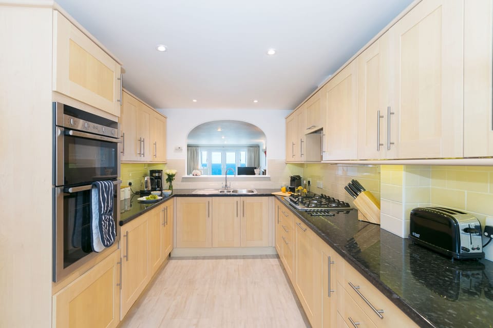 Fridge, dishwasher, electric kettle, toaster