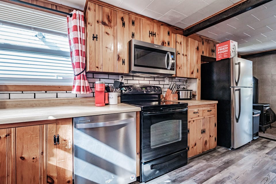 Maine House kitchen