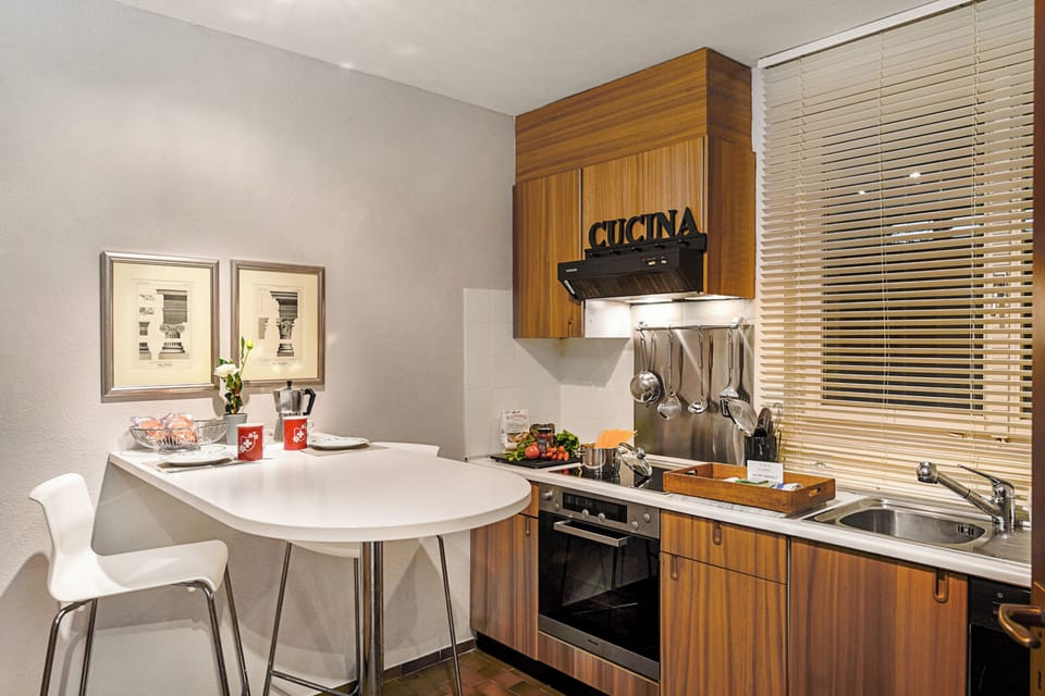 Standard Townhome, 2 Bedrooms, Balcony, Mountainside (Feeling Home Lugano) | Private kitchen