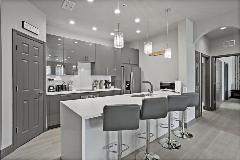 This kitchen has everything you need! Ultra modern and clean design. 