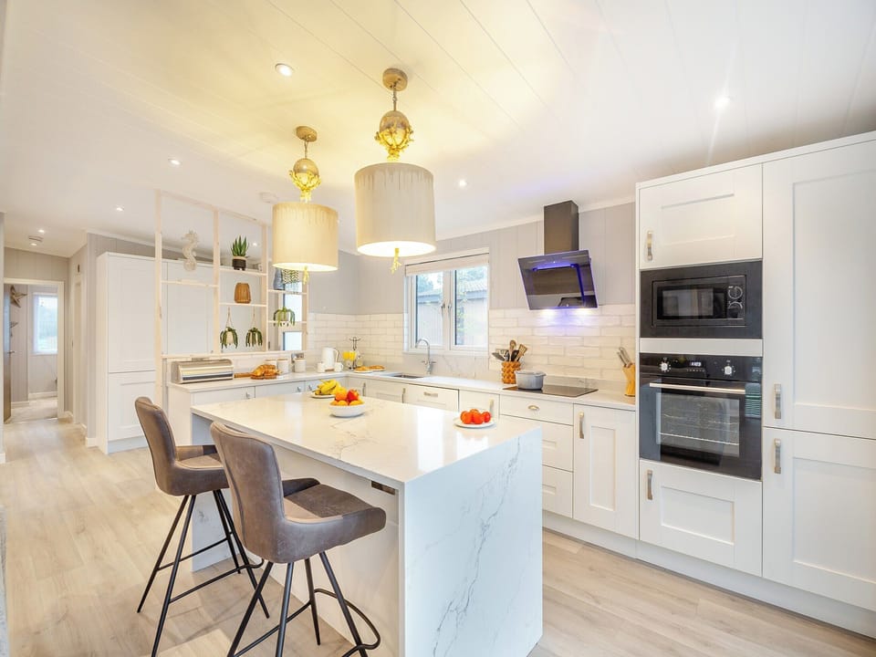 Open plan living space | 1 Sandbanks, Benllech