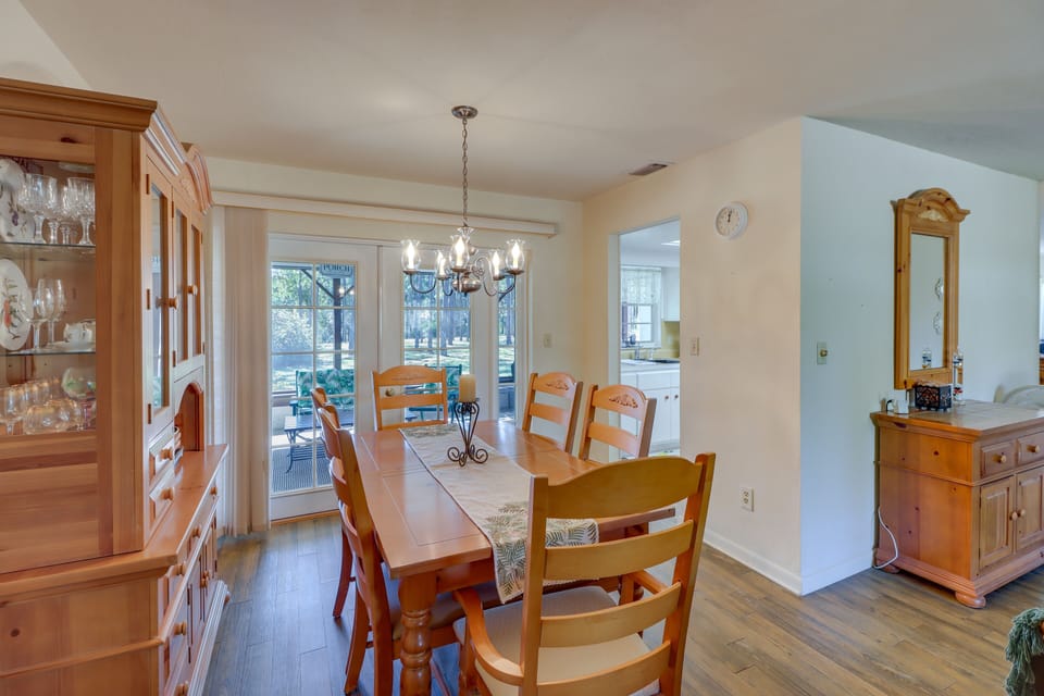 Dining Area | Dishware & Flatware