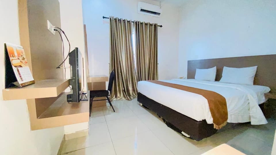 Superior Double Room | Desk, WiFi (free), bed sheets
