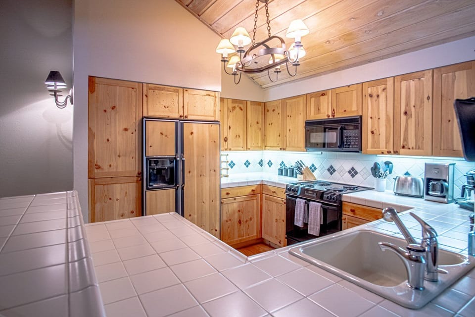 Fully-equipped kitchen