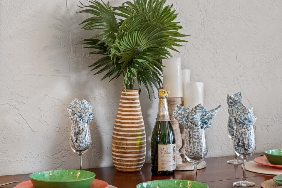Indoor dining for four