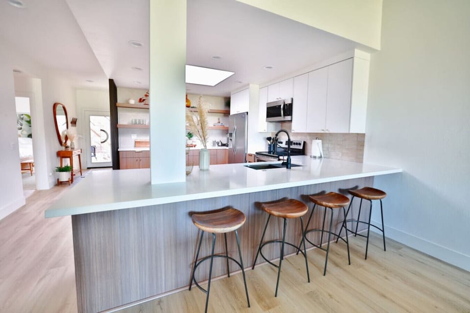 Perfect kitchen for hosting your friends and family!