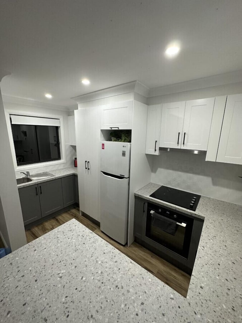 Kitchen unit 4