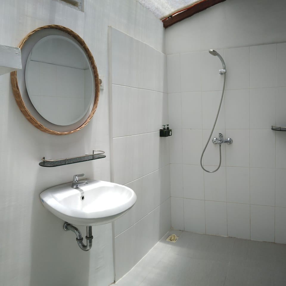 Superior Double or Twin Room | Bathroom | Towels