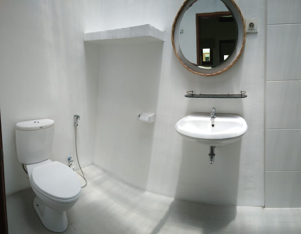 Superior Double or Twin Room | Bathroom | Towels