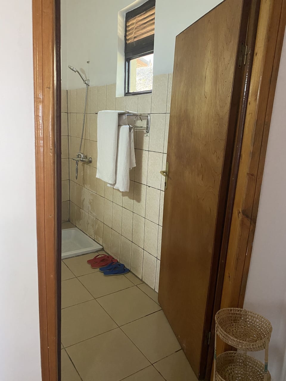 Memory foam beds, desk, laptop workspace, WiFi (free)