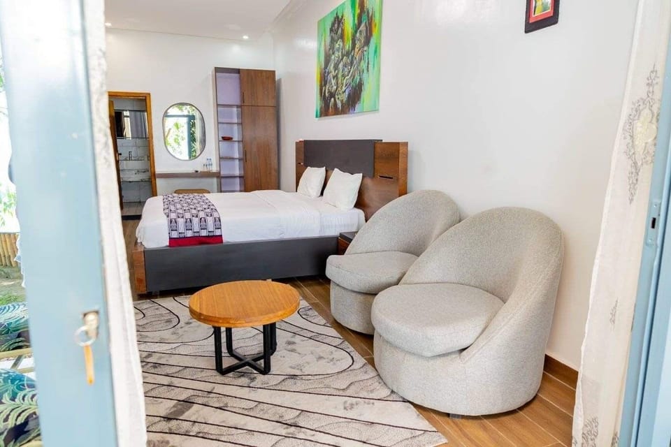 Executive Double Room | In-room dining