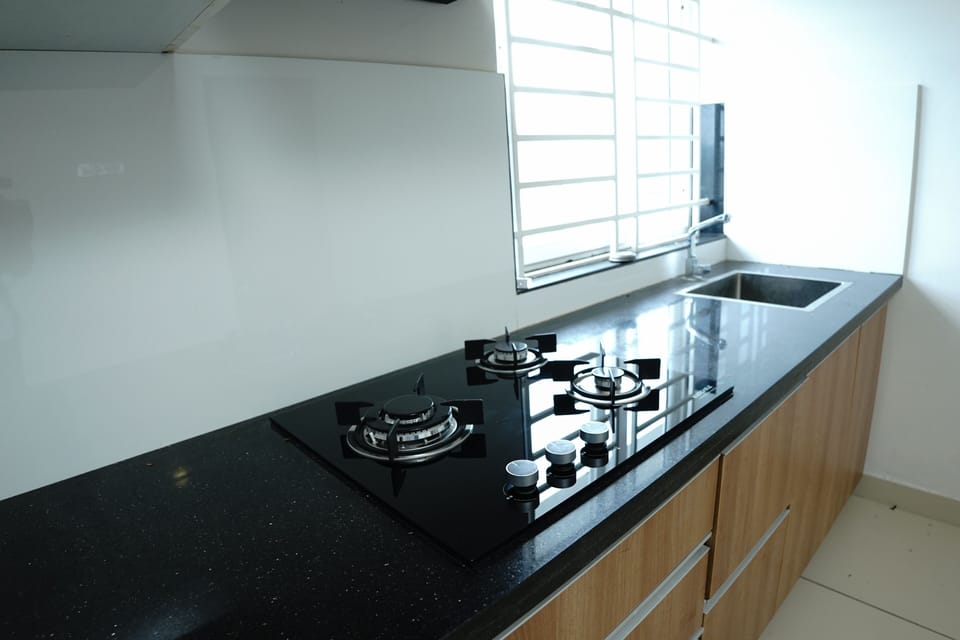 Deluxe Apartment, 3 Bedrooms, Valley View, Slope side | Private kitchen | Fridge, electric kettle