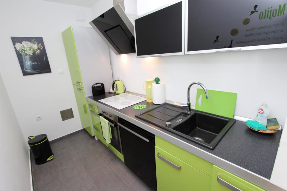 Apartment | Private kitchen | Fridge, microwave, oven, dishwasher