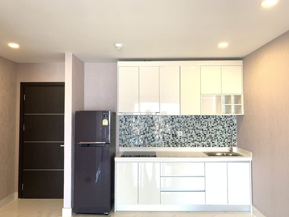 Premium Condo, 1 King Bed with Sofa bed, Kitchen, City View | Private kitchen | Dishwasher, cookware/dishes/utensils