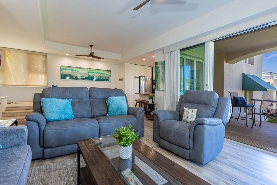 Condo, 1 Bedroom | Living area