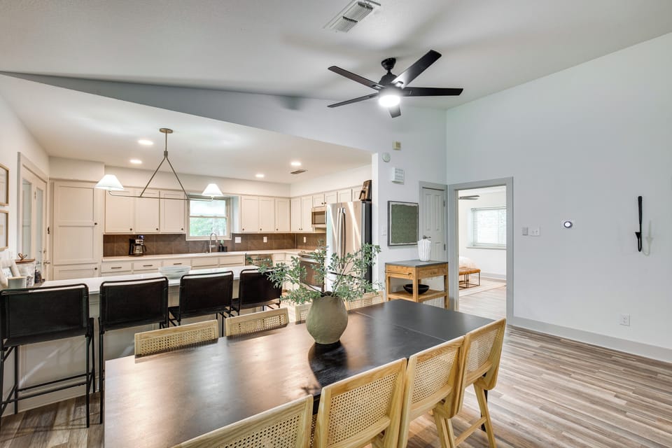 House (5 Bedrooms) | Interior