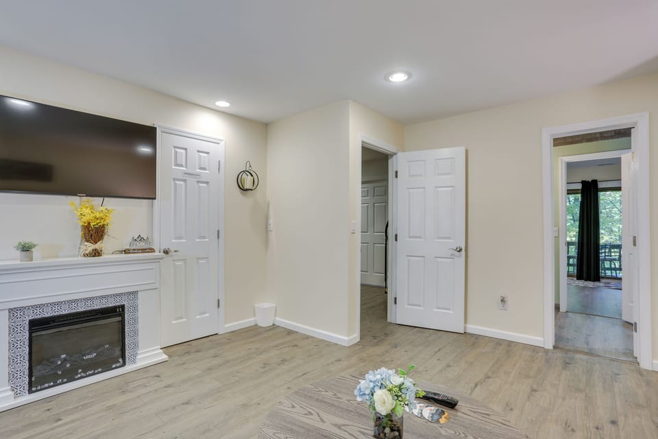 Mountain Creek Ski Condo With 2 Decks! Apartment in Vernon Township