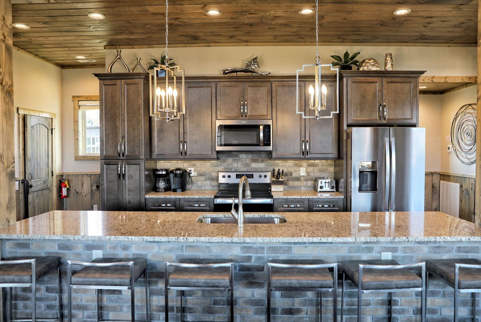 Comes with a fully stocked kitchen