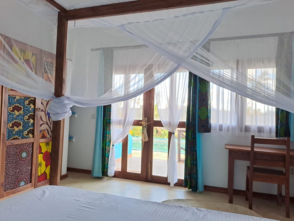 Deluxe Room | 1 bedroom, desk, laptop workspace, WiFi (free)