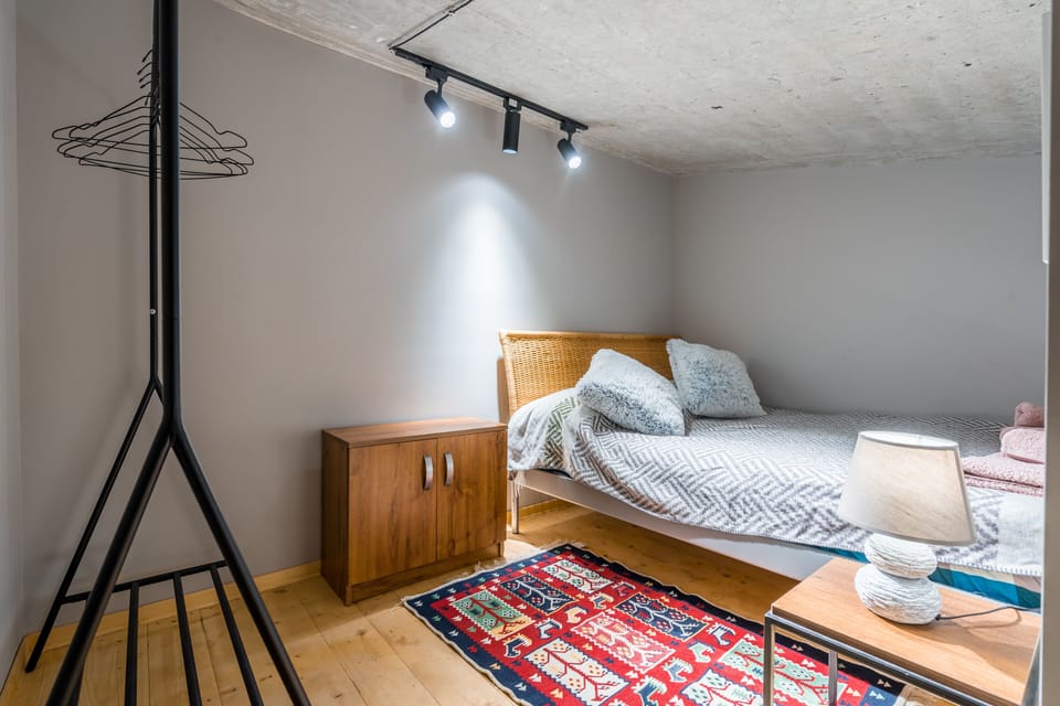 2 bedrooms, iron/ironing board, free WiFi