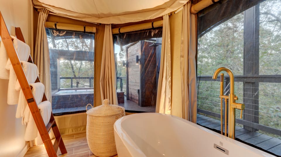 Wren House tub to hot tub