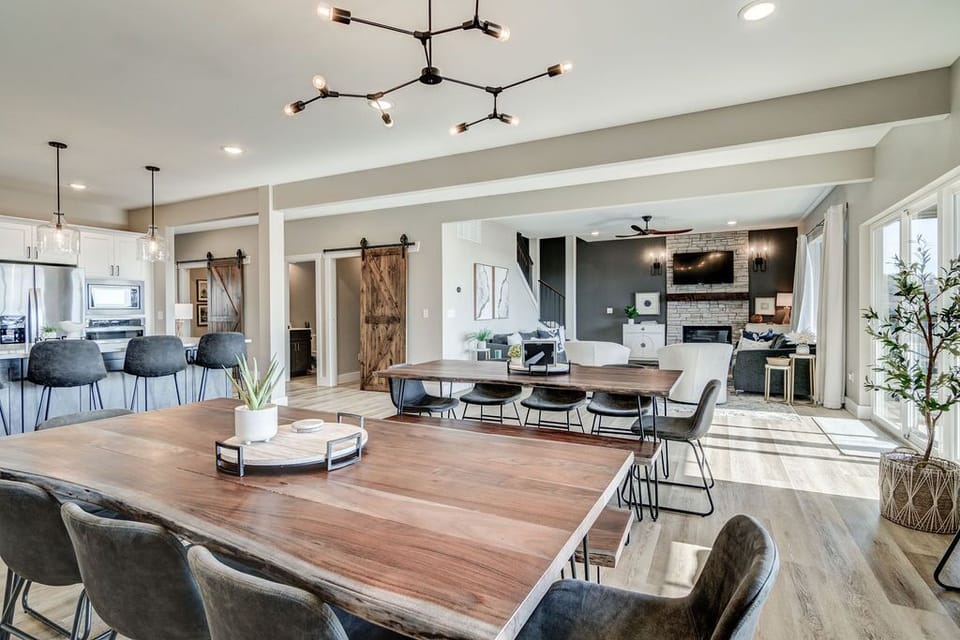 Mega-Sized Dining Rm and Living Rm area. Kitchen to the left. Plenty of seating!