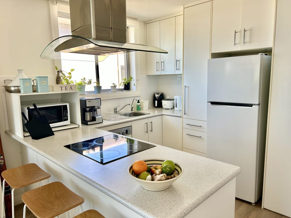 This kitchen has everything you need.