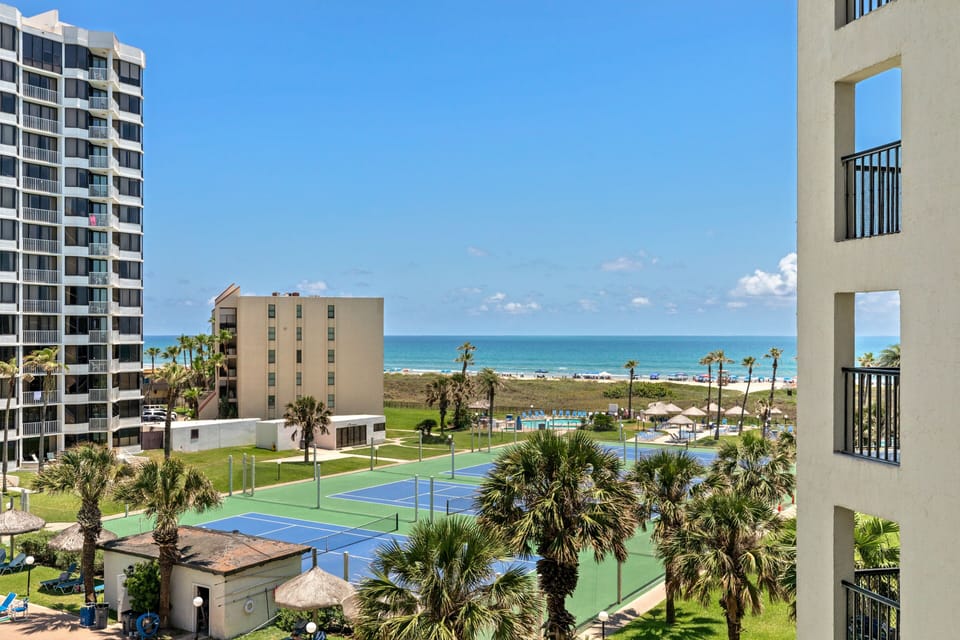 Condo, 2 Bedrooms | Tennis court