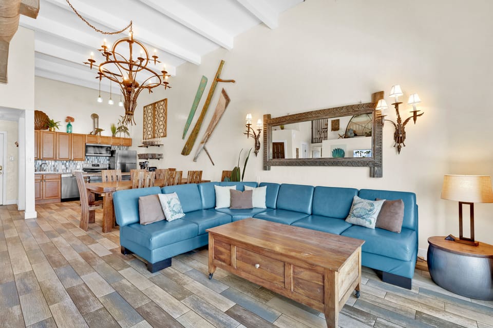 Condo, 4 Bedrooms | Living area