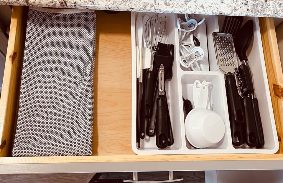 Standard Studio Suite | Private kitchen | Mini-fridge, microwave, stovetop, toaster