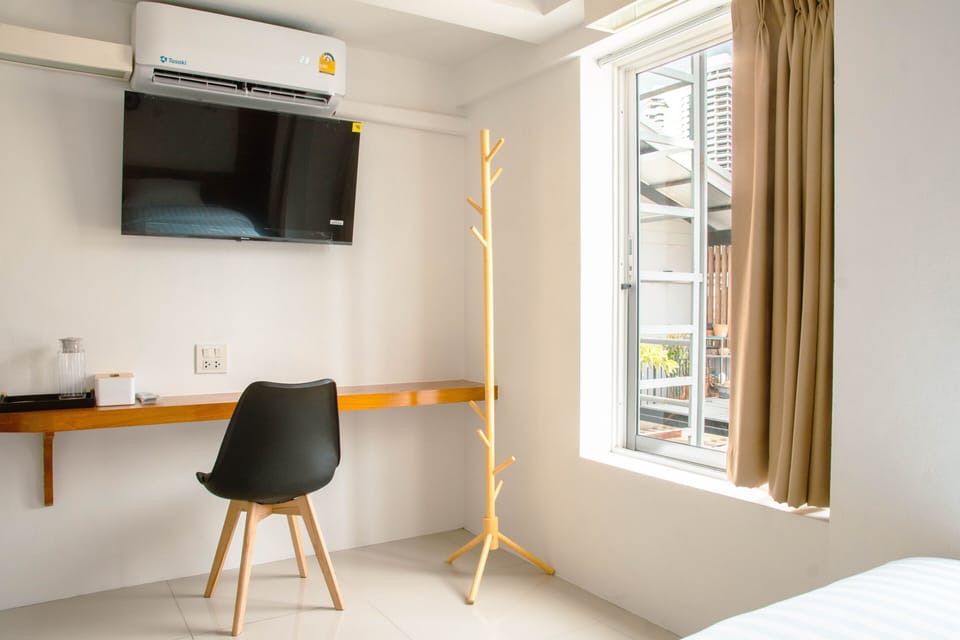 Deluxe Twin Room | Free WiFi, bed sheets