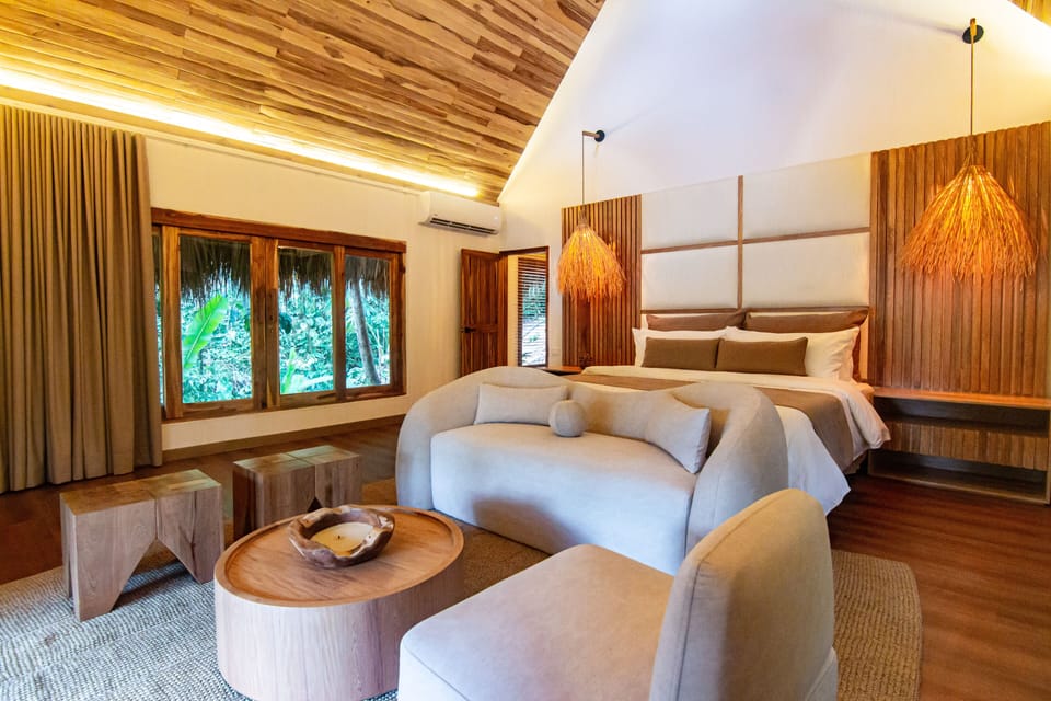 Premium bedding, minibar, in-room safe, soundproofing