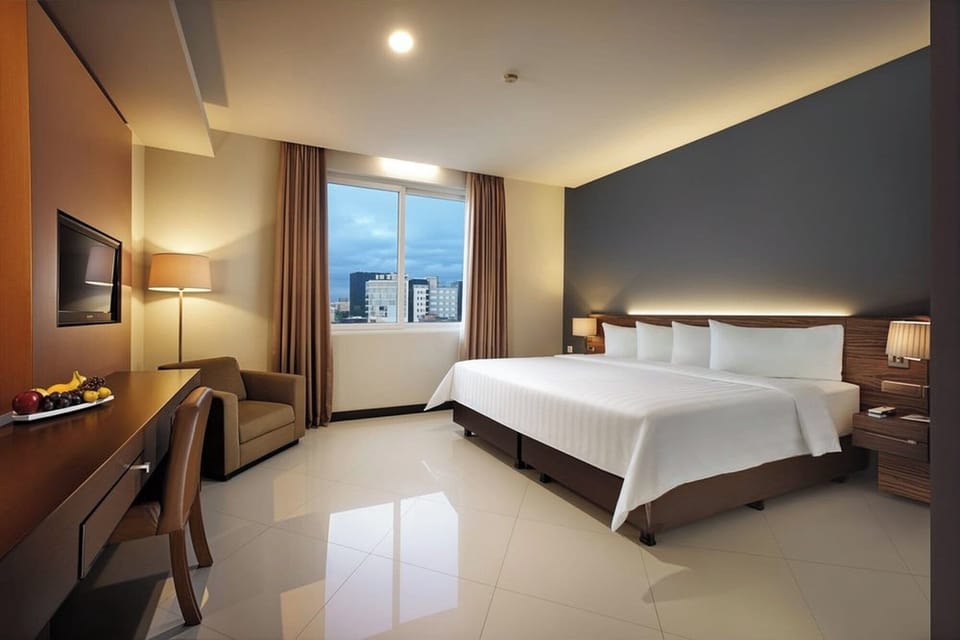 L Room King | In-room safe, desk, soundproofing, iron/ironing board